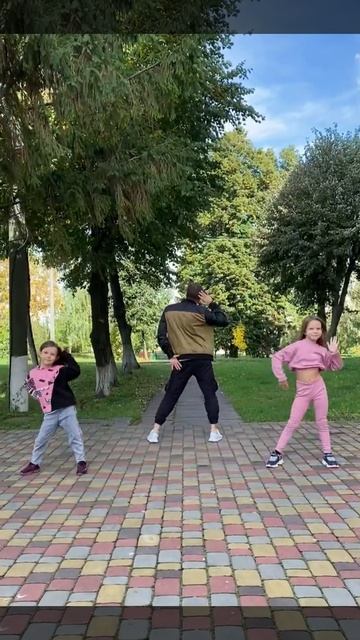 Танец для новичков🕺🏼Очень простые движения🤩