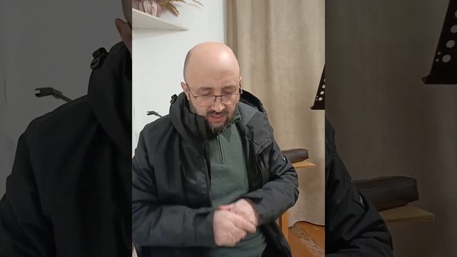 Лопата Его в руке Его, и Он очистит гумно Свое и собере?