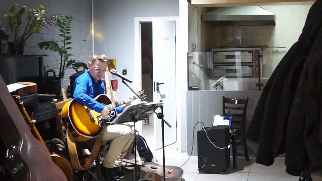 'Такие разные гитары' -  Квартирник Александра Викулов?