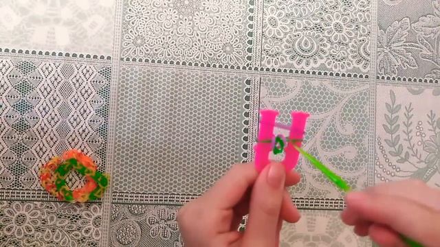 Как плести браслетик из резиночек