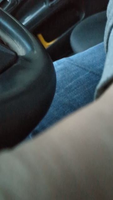 Треск в радио, при пробитии изолятора свечей