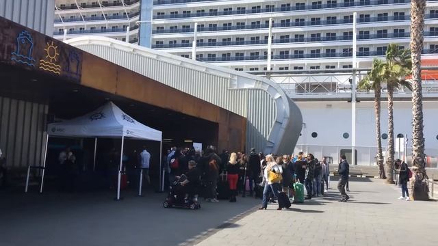 Круиз на лайнере MSC Bellissima (Посадка на лайнер)