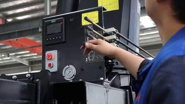 Презентация гидравлического кран-манипулятор BOB-LIFT SQ10ZA5