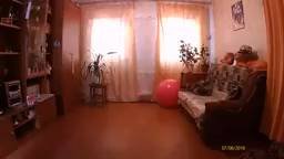 Весёлый сэкси танцор красавец бомбит безбашенный свой сэкаса танец