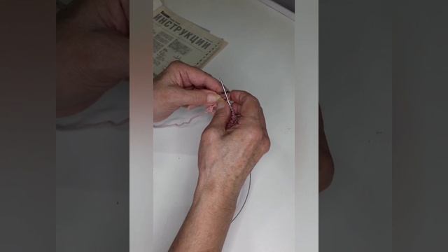 воздушный  ажурный  узор спицами.