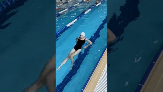 Что не так с доской для плавания?! #swimming #swim #спорт #sports #?