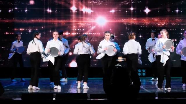 Танцевальный коллектив Пломбир. танец официантов.