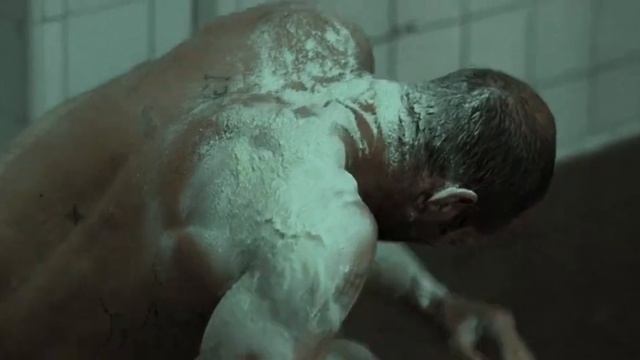 Смертельная гонка Дженсен показывает кто тут ПАПА в камере