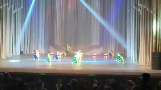 Танец Марио. Студия совеменного танца Be Flex