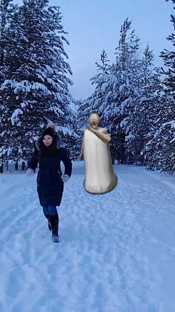 Бабка Гренни преследует меня / Granny Haunts Me #shorts