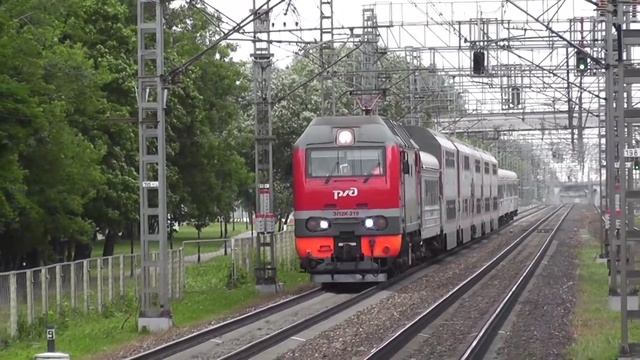 Электровоз ЭП2К-219 с туристическим поездом № 929У 