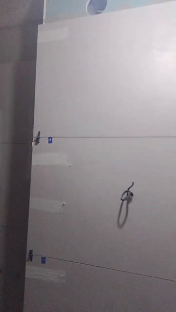 Укладка керамогранита на стену четвёртого ряда #eurovision