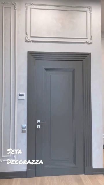 Кабинет в современной классики. На стенах имитация мо?