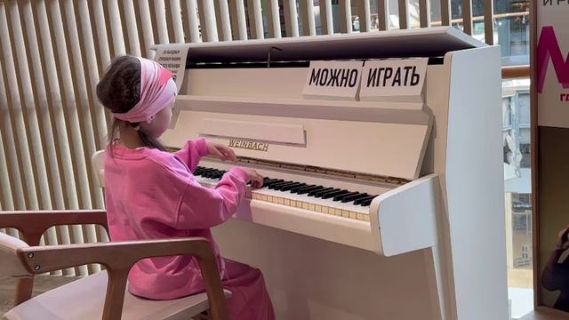 История одного пианино | Уличное пианино в Ижевске (ТЦ Талисман)