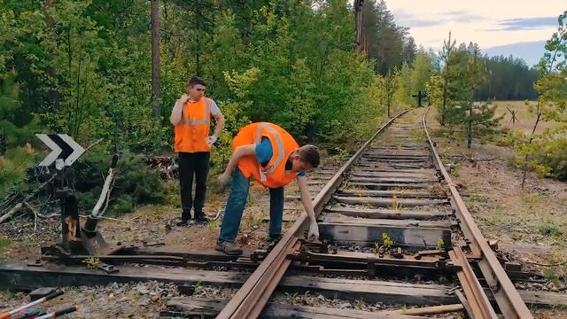 КАК ЭНТУЗИАСТЫ ВОССТАНАВЛИВАЮТ ЗАБРОШЕННУЮ ЖД ЛИНИЮ