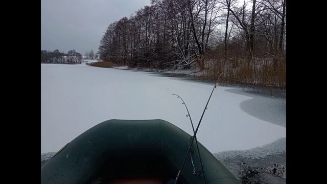 😂🏕️🙂✌️БЕЛАРУСКАЯ РЫБАЛКА ПО ПЕРВОМУ ЛЬДУ. НА ЛОД?