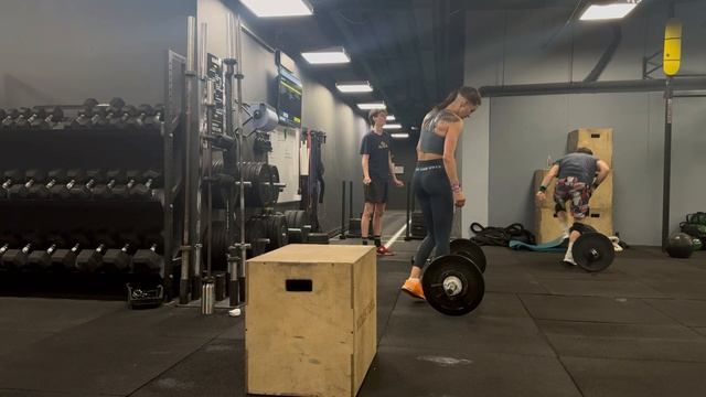 На время: 
3 раунда 
3-5-7 рывки в стойку 30кг
5-7-9 берпи с прыжком через коробку 60см