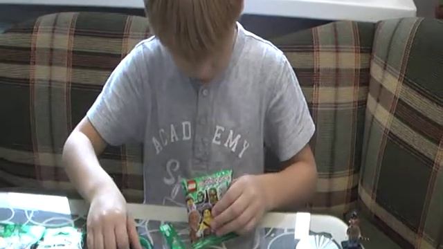 Обзор Lego MiniFigures Series 11