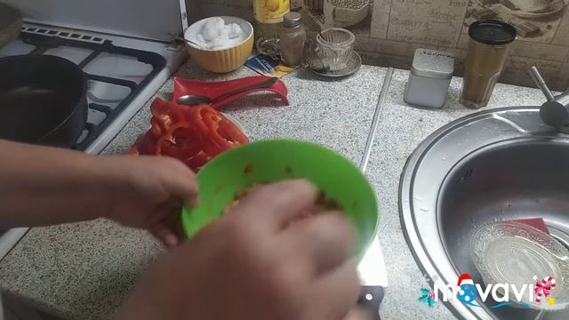 Закуска из куриного филе и сладкого перца.
