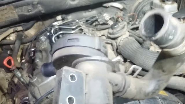 Санёнг Кайрон D20DT оборвало цепь начинаем разбор.1видео