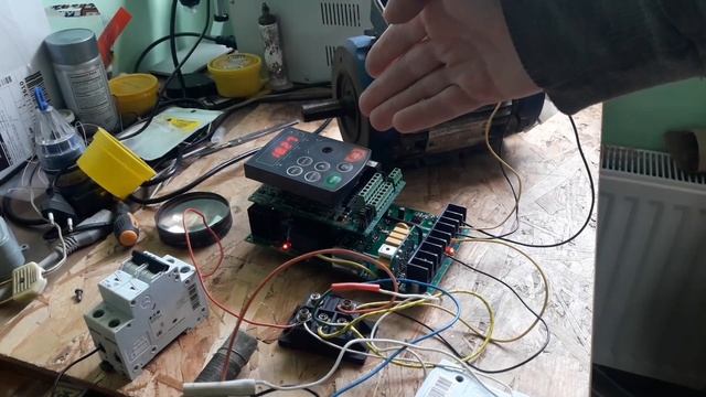 Ремонт Частотника из Китая HV480-7R5G3. Копеечная Деталь За