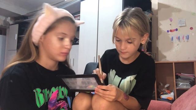 Делаем друг другу макияж Старшая/младшая сестра❤️