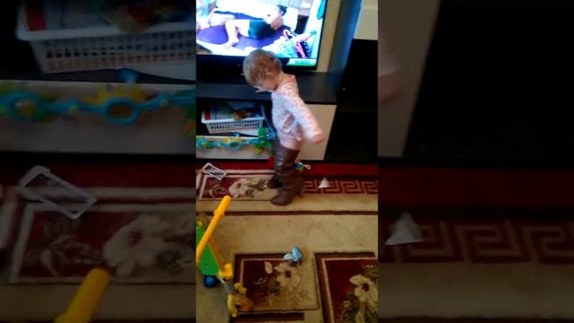 Обувь мамы лучше своей