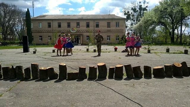Ілля Затишний та вокальний гурт 