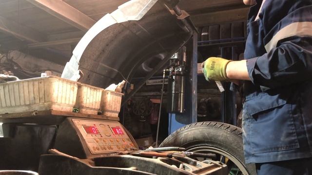 Сезонная замена шин Toyota Camry