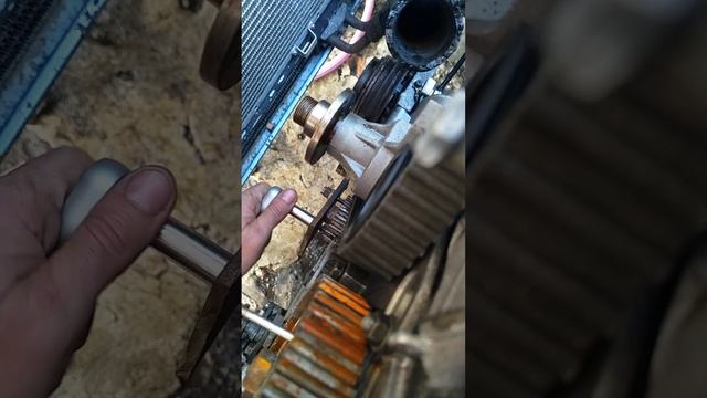 E34 как снять зубчатый ШКИВ коленвала привода ГРМ.