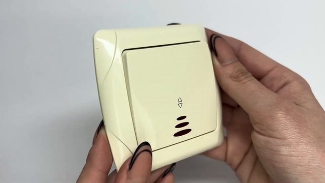 Вимикач прохідний одноклавішний з підсвіткою VIKO Carmen к