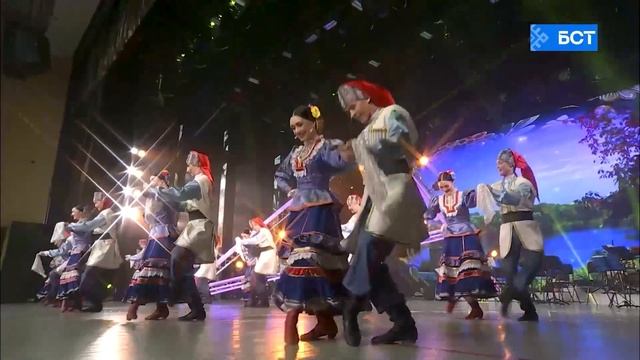 Ансамбль 