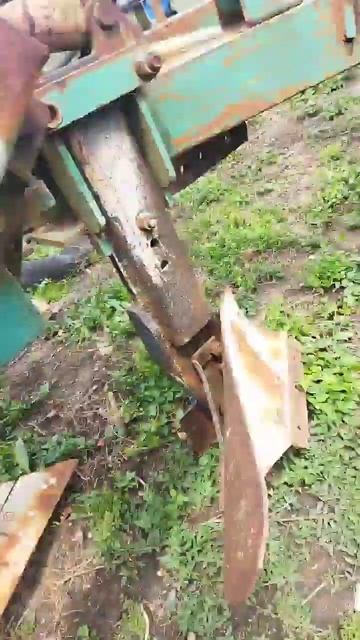 Плуг  полунавесной  ПП-9+2 *35  Светлаградагромаш от Генн?