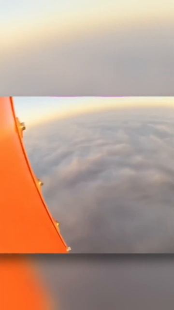 ПОЛЕЗ В НЕБО МЕНЯТЬ ЛАМПОЧКУ Short #shorts