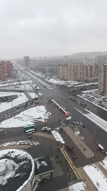 Первая ступенька к свободе, впереди лестница а затем э