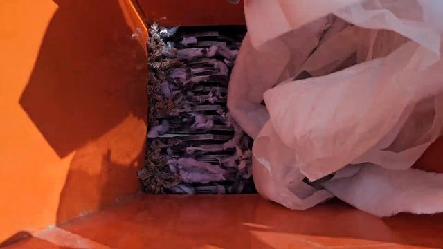 Измельчение обрезков стёганной ткани (стежка на синте