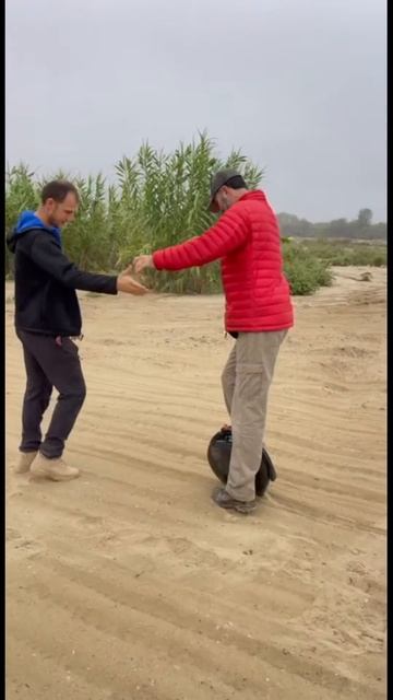 Учимся ездить на моноколесе #моноколесо #моноколеса