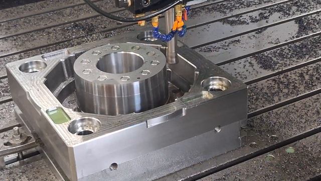 Mechanical Processing. Finishing Operation Trash Can 20 L.Механическая обработк