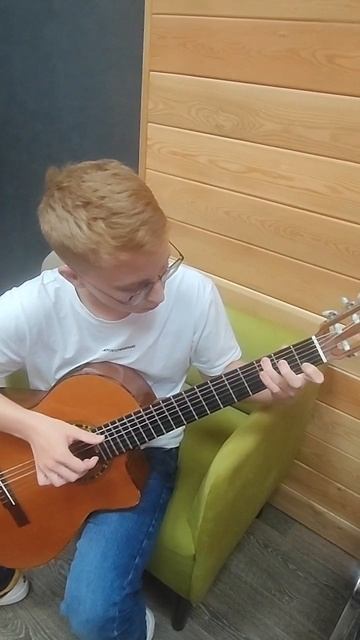 Ария Бах 
Ученик полгода занимается