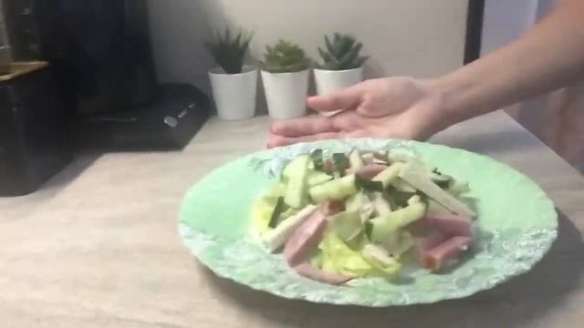 ВКУСНЫЙ САЛАТ.МОЙ ФАВОРИТ,ГОТОВЛЮ  ЕГО ЧЕРЕЗ ДЕНЬ