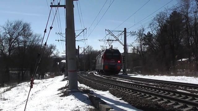 Крутой помощник 🤟 электровоз ЭП1М-692 следует резервом