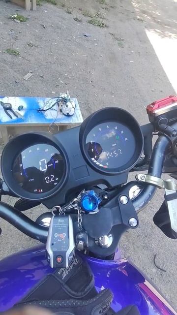 новая ЖК приборка на Stingray