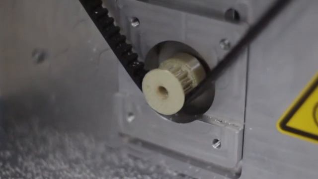 Нарезчик пазов на пластиковом профиле