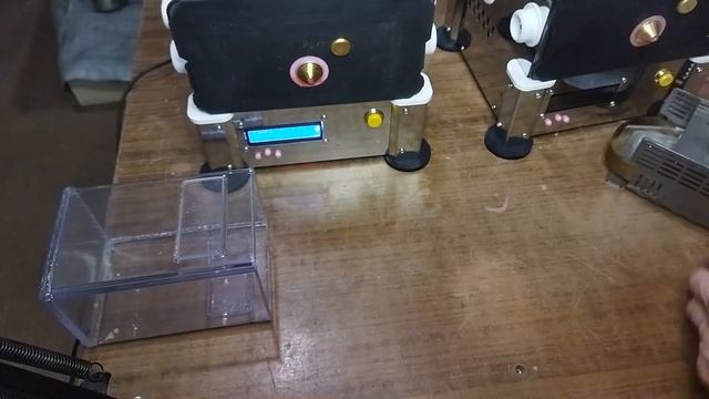 Часть 2. Демонстрация заливки пресс-формы панели мобил