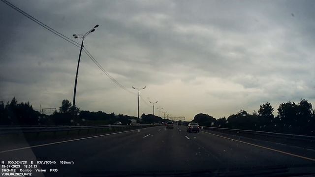 Sho-me Combo Vision Pro (лето, вечер, трасса, начинается дождь)