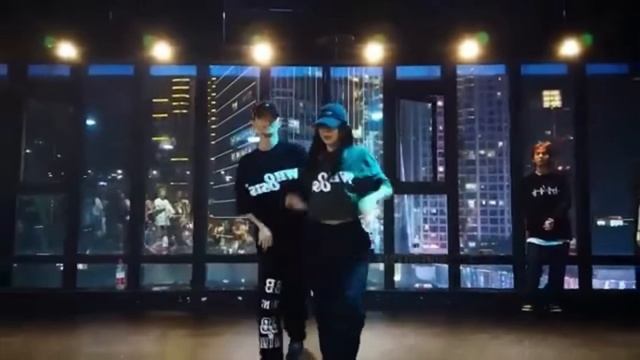 777ae5ed80daba4018fc2a9d01a8e87a