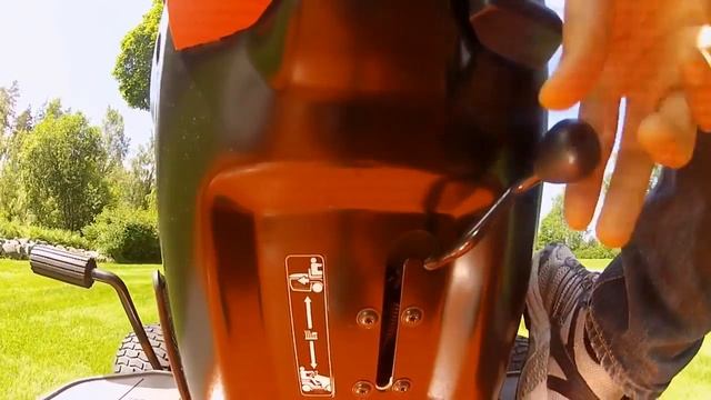 Переключение в режим BioClip на тракторах Husqvarna с места оп