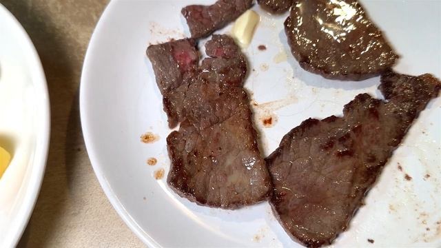 Картошка со стейком и солеными огурчиками. Надеюсь, мя