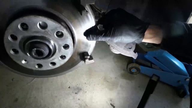 Почему скрипят тормоза при торможении ? | Скрипы при то