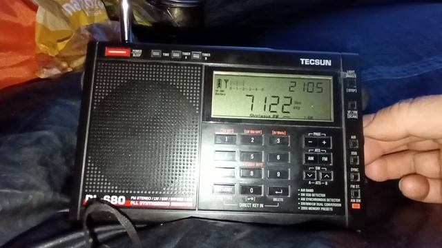 радиолюбители 7 МГц на закате TECSUN PL-680